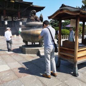 善光寺に野洲市・守山市の学習塾まなびスクールの生徒の学業成就を祈願してきました。テスト対策はこれで安心です。