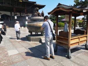 善光寺に野洲市・守山市の学習塾まなびスクールの生徒の学業成就を祈願してきました。テスト対策はこれで安心です。
